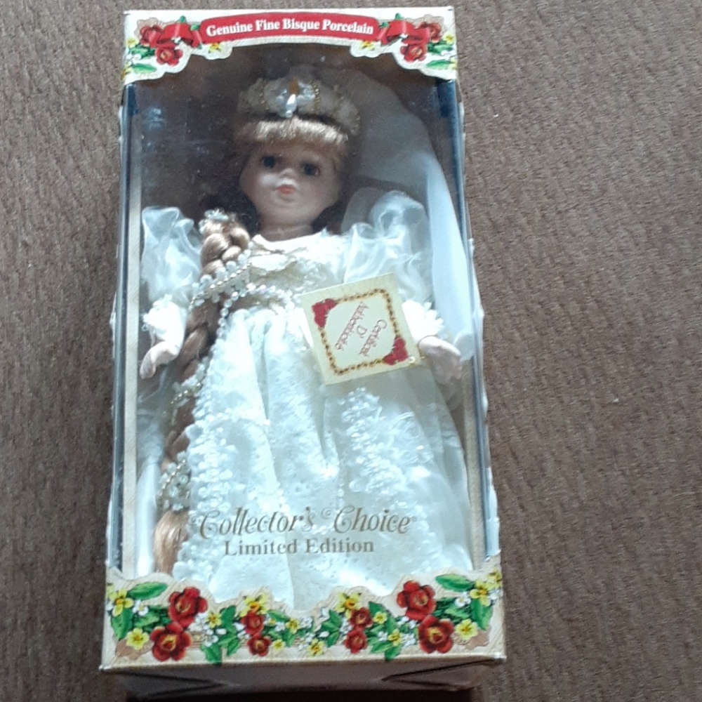 Collectors chouce little lady porcelain doll